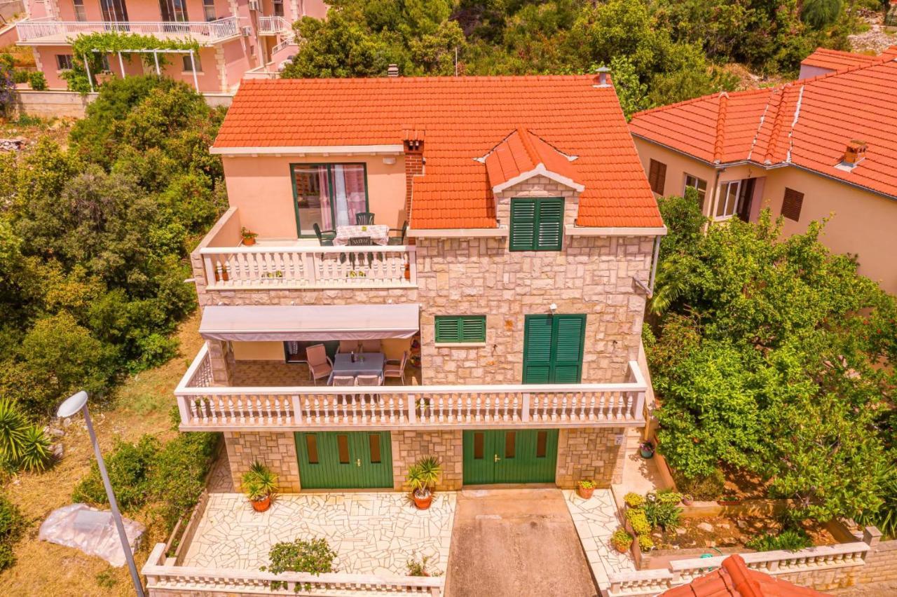 Apartman Grosic Brna Buitenkant foto