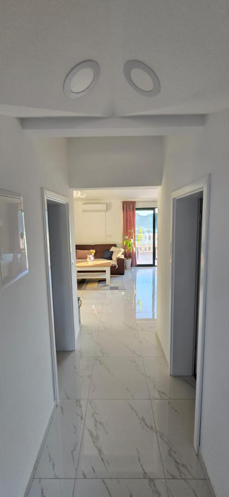 Apartman Grosic Brna Buitenkant foto