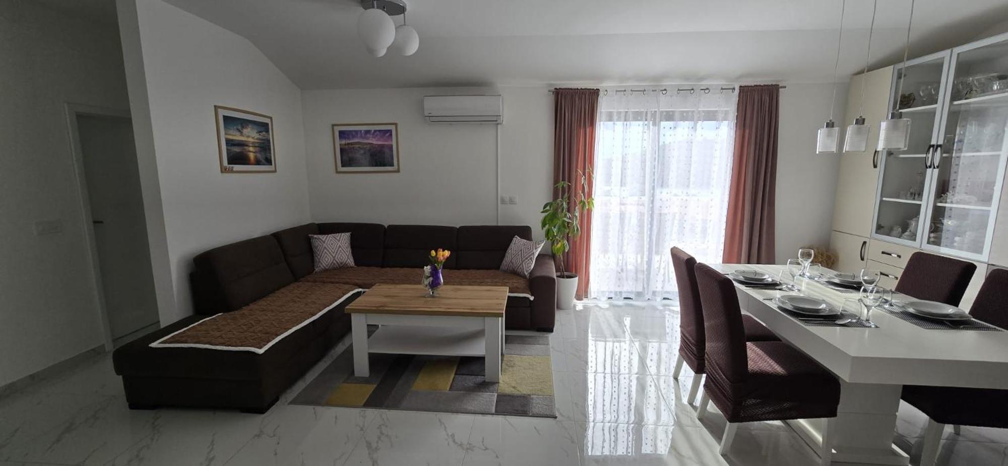Apartman Grosic Brna Buitenkant foto