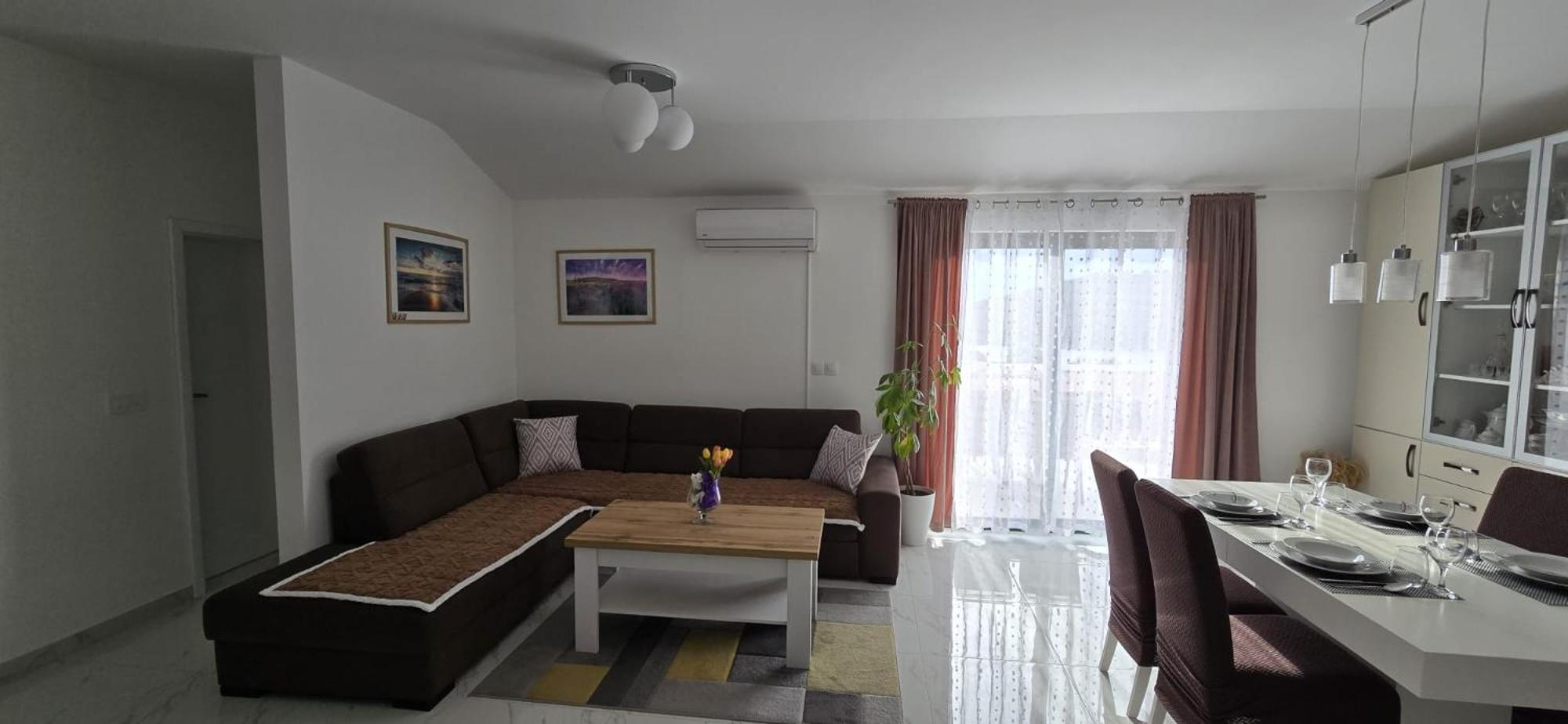 Apartman Grosic Brna Buitenkant foto